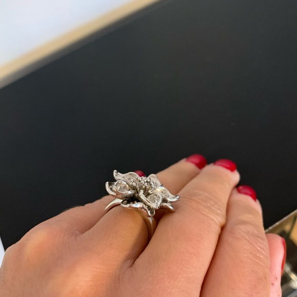 Flower Ring - Picture 5 of 6